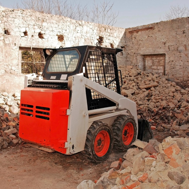 עבודות מטאטא עם בובקט